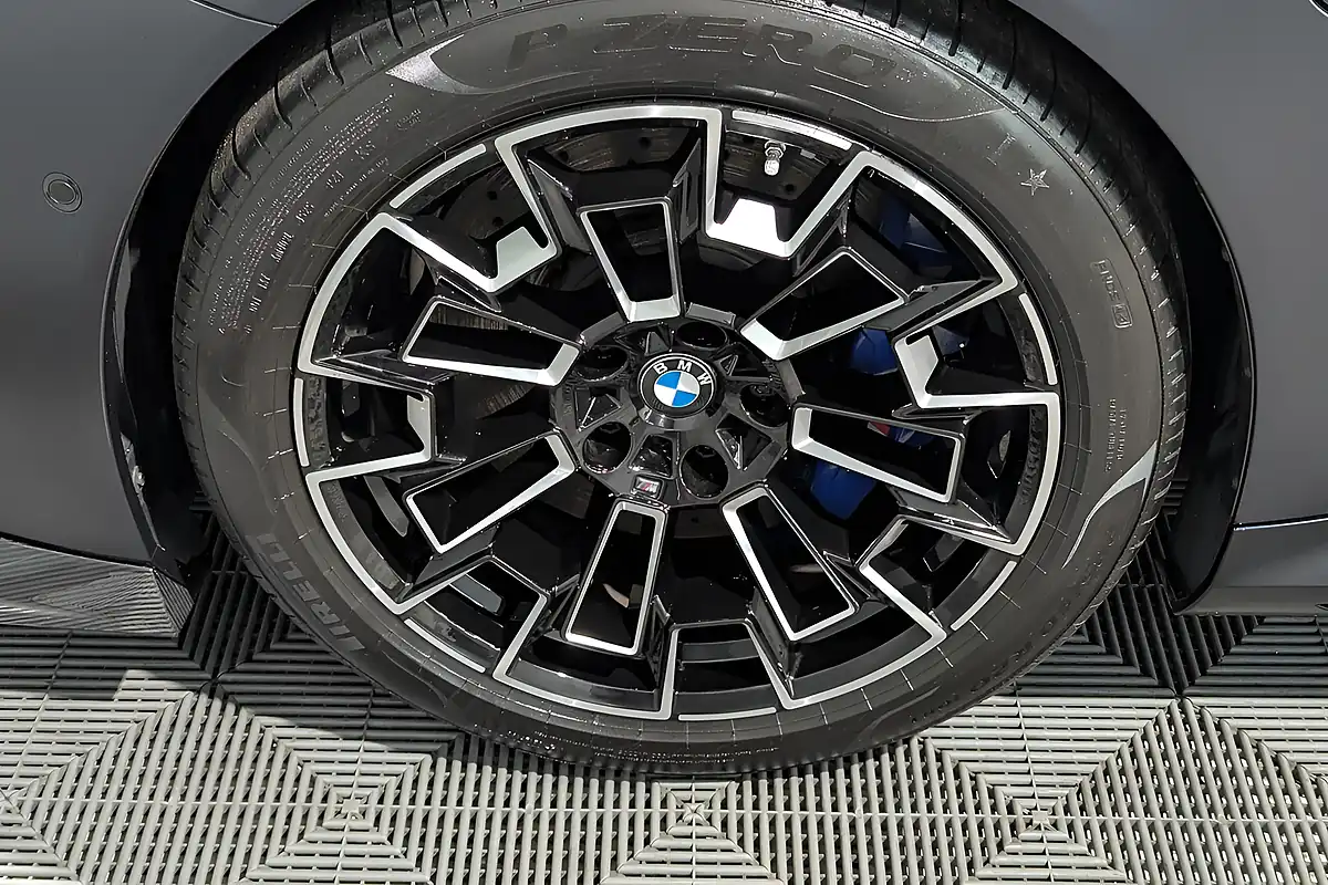 Used 2025 BMW M5 Black - Interior and Exterior details 10