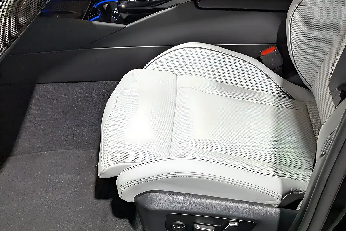 Used 2025 BMW M5 Black - Interior and Exterior details 19
