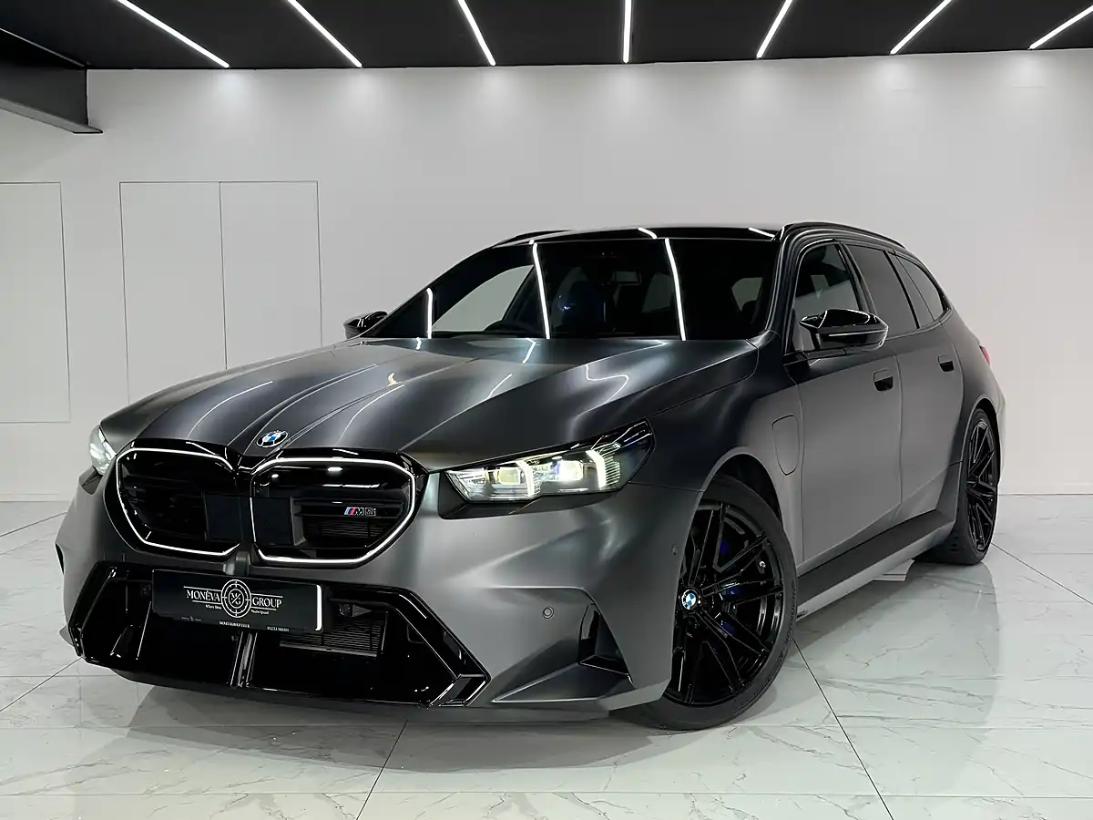 Used 2025 BMW M5 Touring Frozen Deep Grey - Interior and Exterior details 2