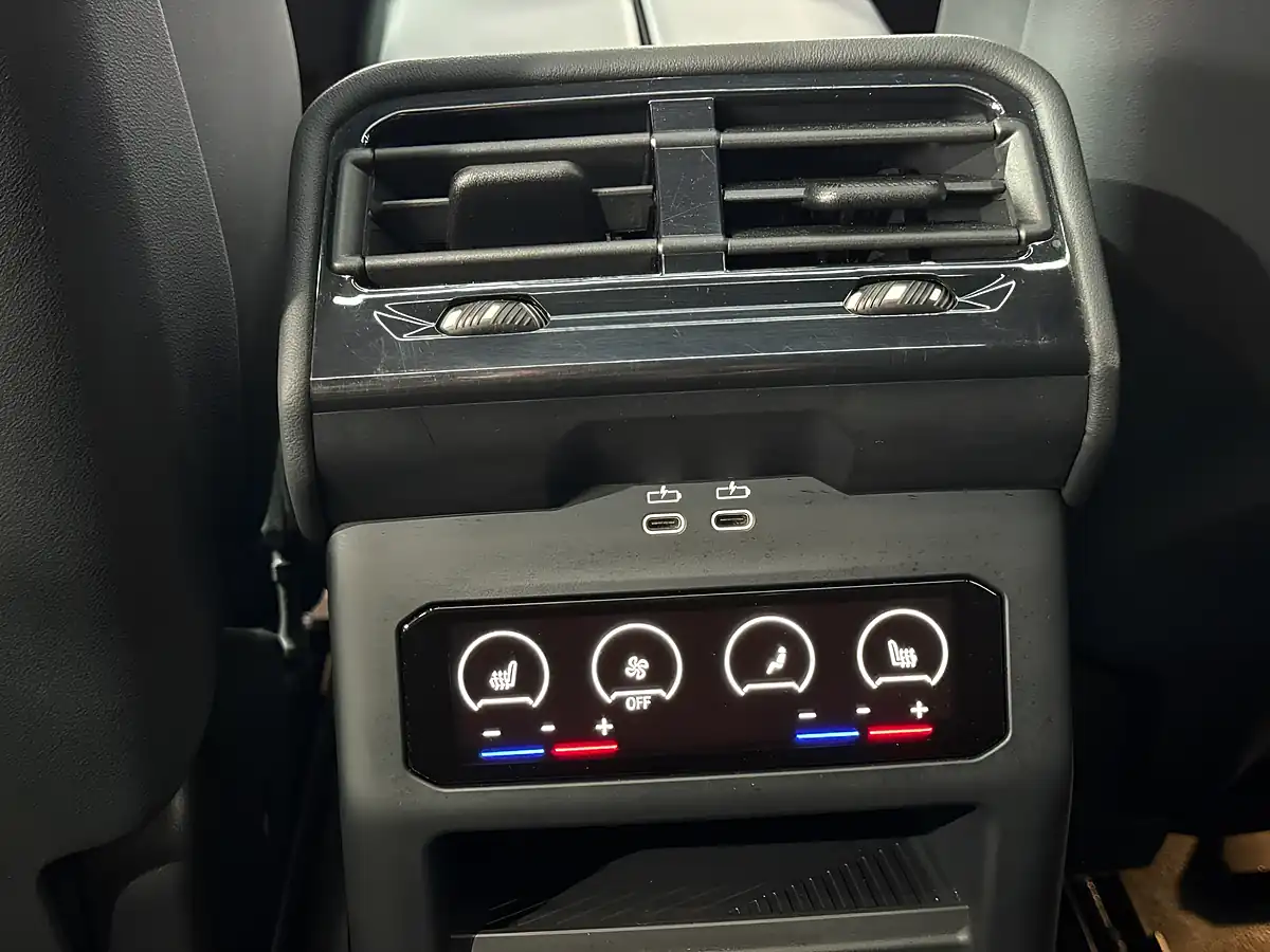 Used 2025 BMW M5 Touring Frozen Deep Grey - Interior and Exterior details 20
