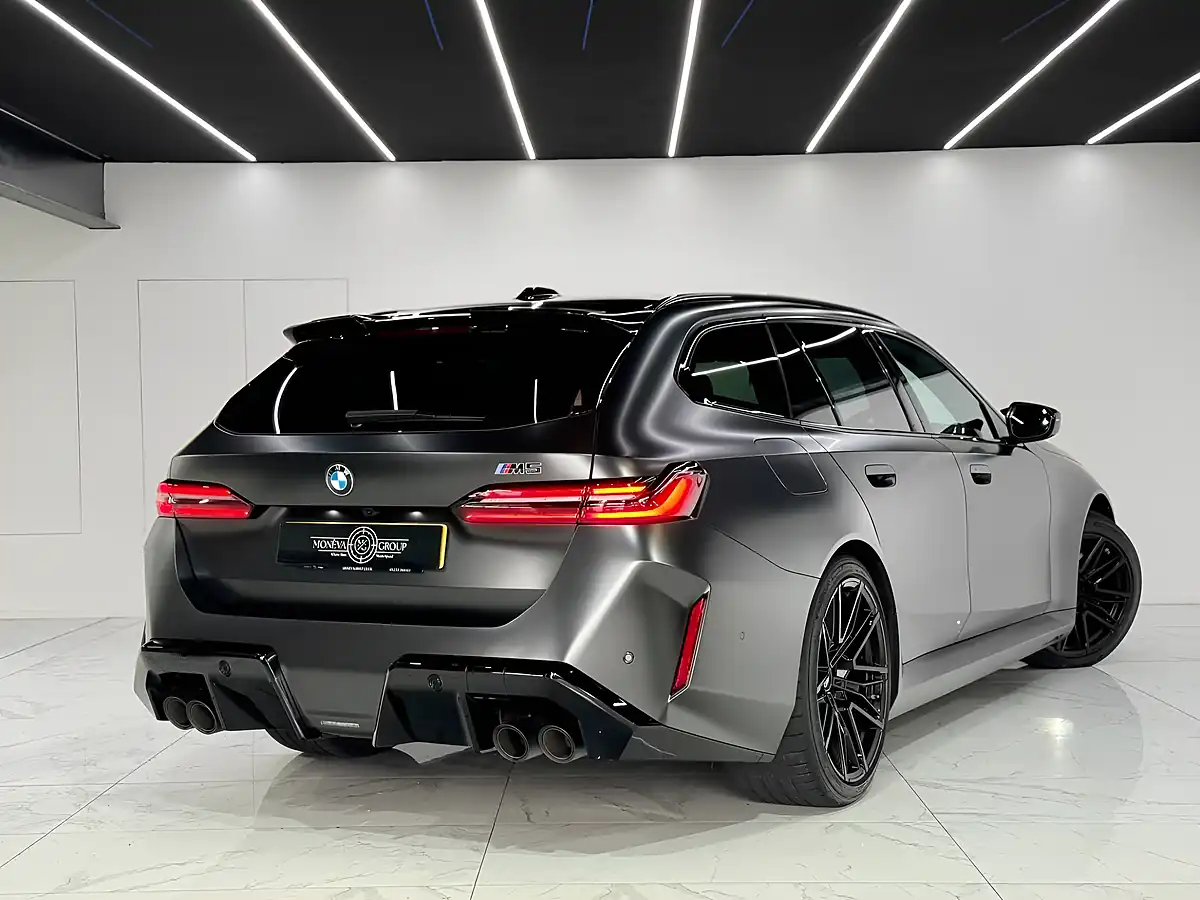 Used 2025 BMW M5 Touring Frozen Deep Grey - Interior and Exterior details 6