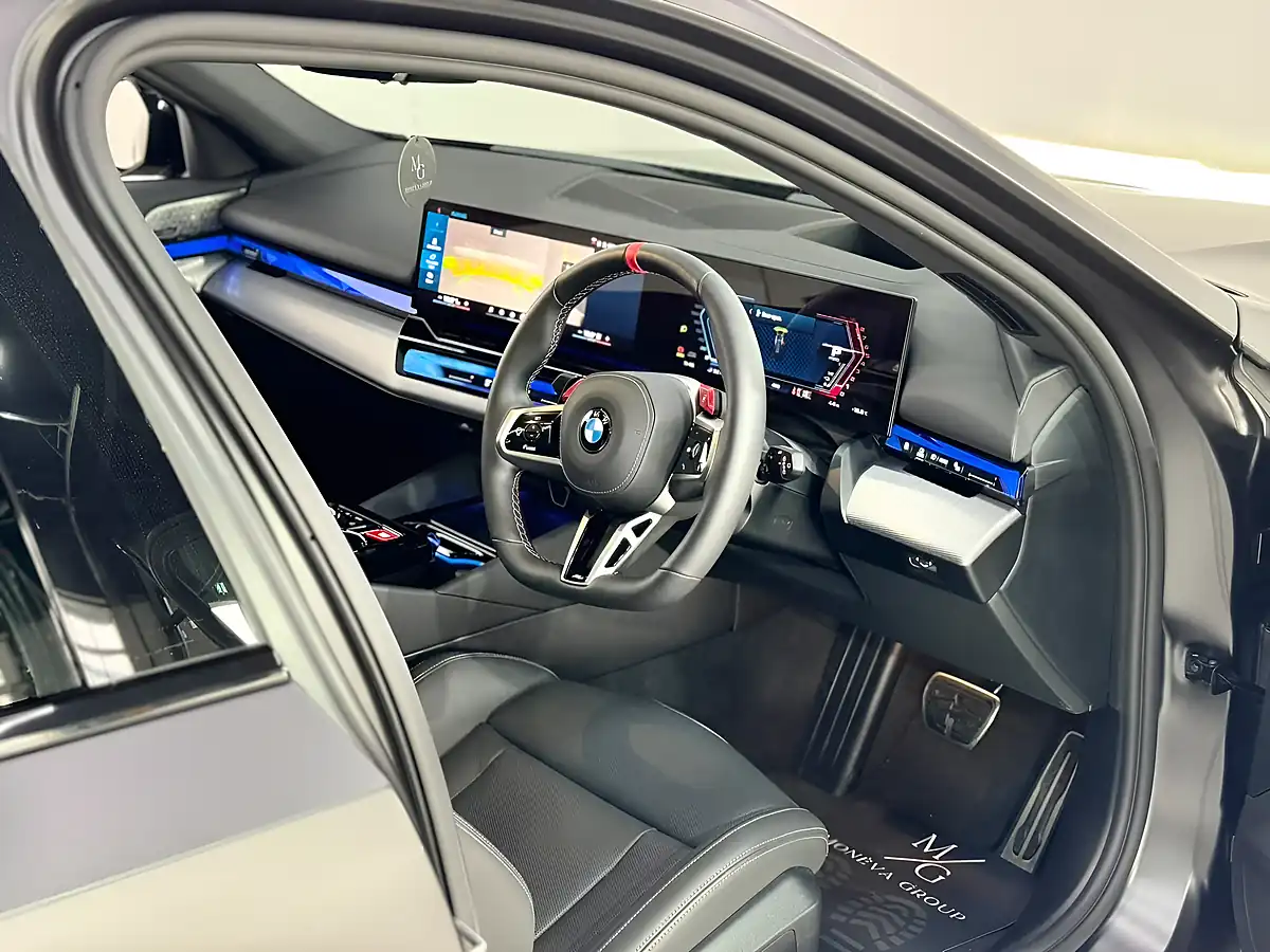 Used 2025 BMW M5 Touring Frozen Deep Grey - Interior and Exterior details 7