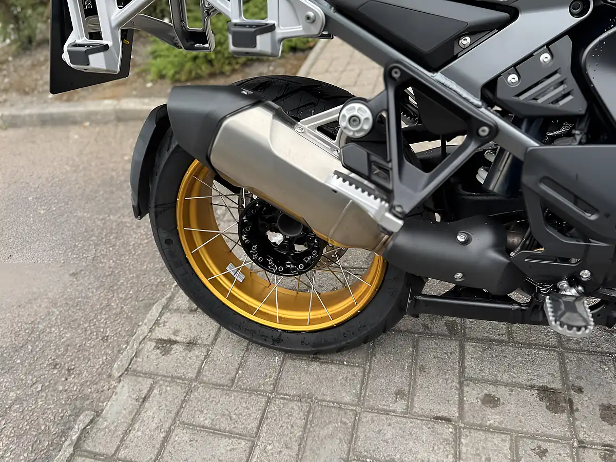 Used 2025 BMW R 1300 Gs Adventure Te Blue - Interior and Exterior details 14
