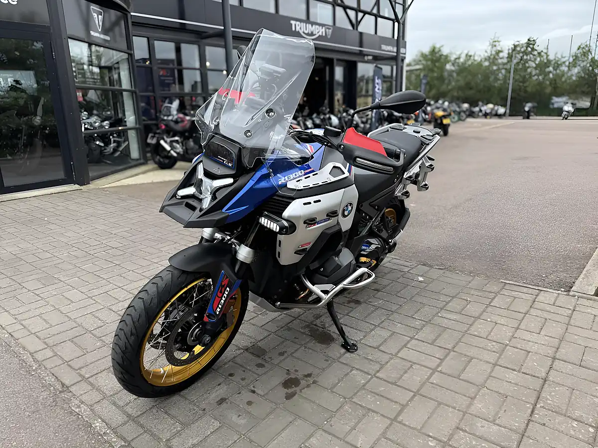Used 2025 BMW R 1300 Gs Adventure Te Blue - Interior and Exterior details 6
