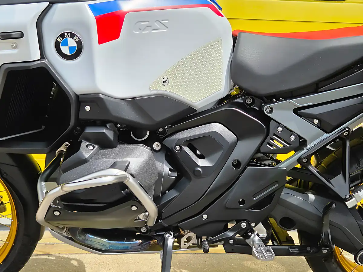 Used 2025 BMW R 1300 Gs Adventure Trophy Edition Blue - Interior and Exterior details 17