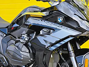 Used 2025 BMW R 1300 RS Se Triple Black Black - Interior and Exterior details 11