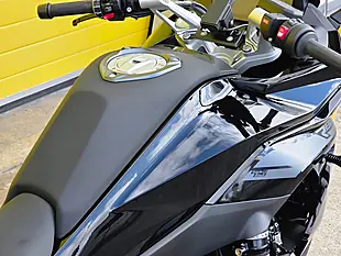 Used 2025 BMW R 1300 RS Se Triple Black Black - Interior and Exterior details 13