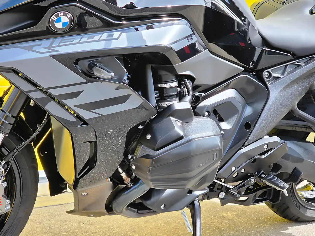 Used 2025 BMW R 1300 RS Se Triple Black Black - Interior and Exterior details 18