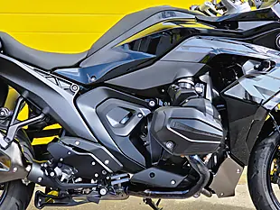 Used 2025 BMW R 1300 RS Se Triple Black Black - Interior and Exterior details 9