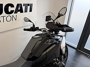Used 2025 BMW R1300 Gs Te Triple Black - Interior and Exterior details 7