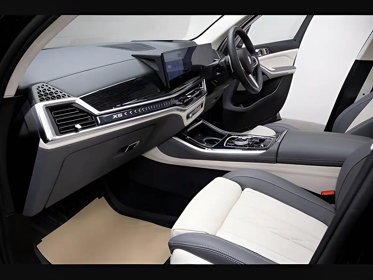 Used 2025 BMW X5 M Sport Black - Interior and Exterior details 11
