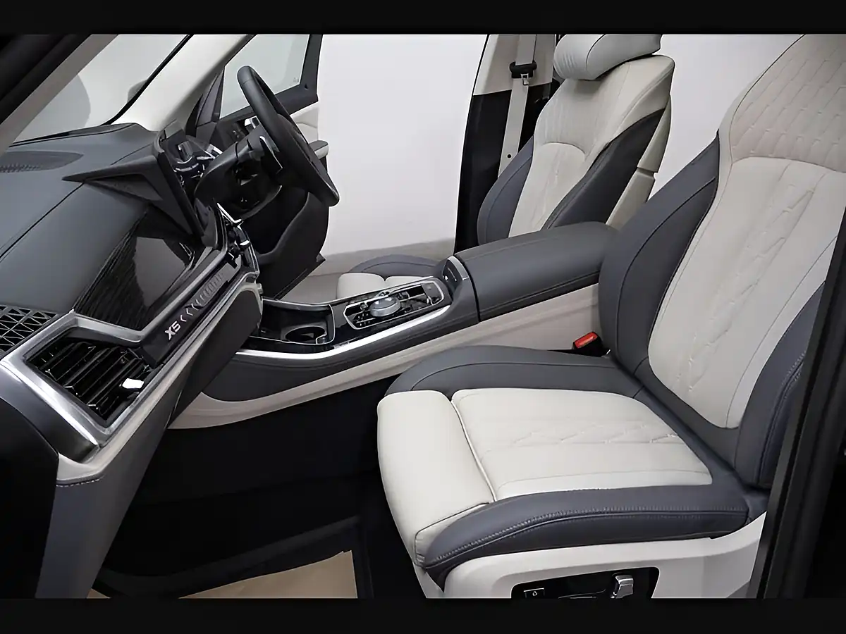 Used 2025 BMW X5 M Sport Black - Interior and Exterior details 12