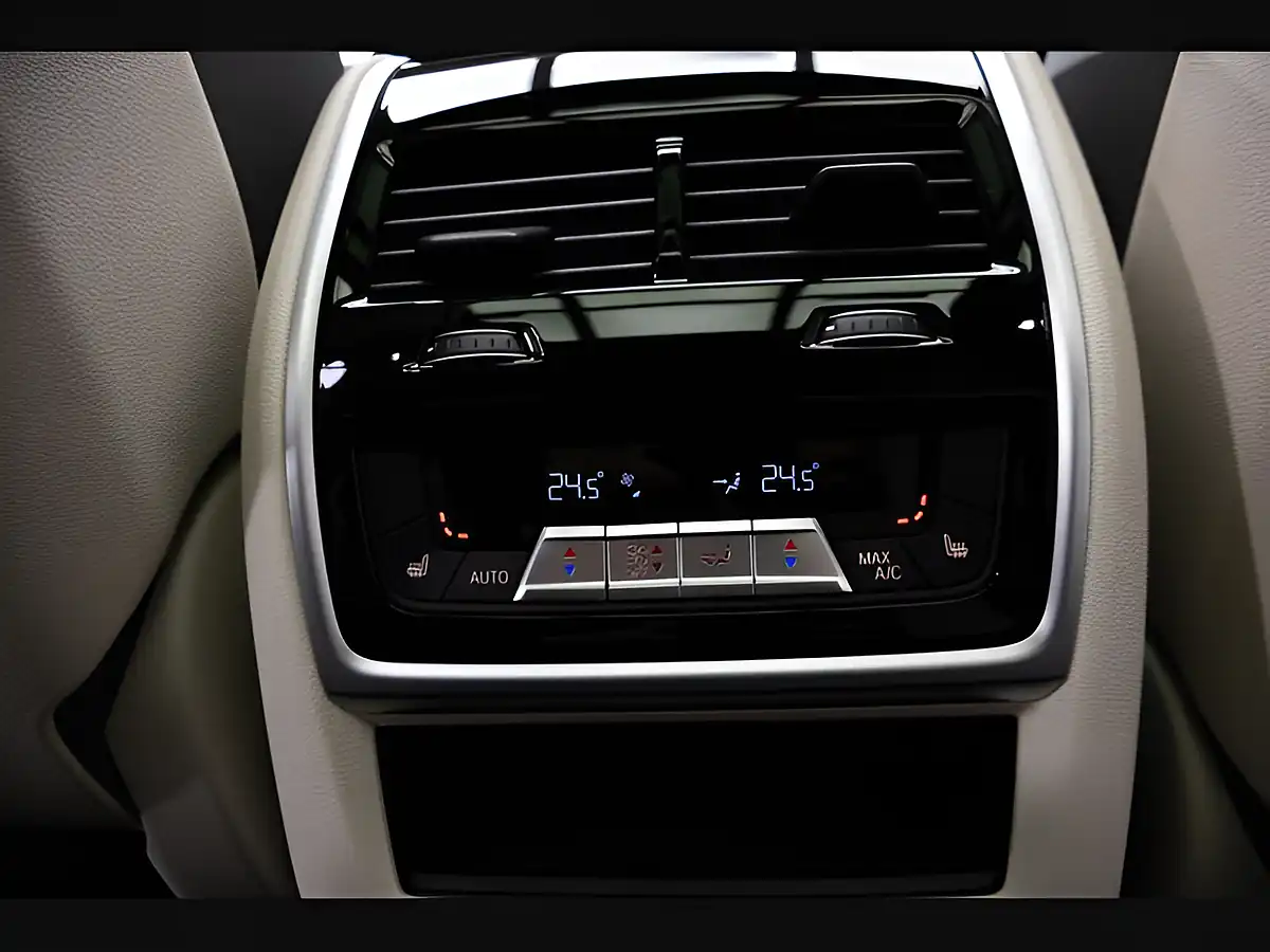 Used 2025 BMW X5 M Sport Black - Interior and Exterior details 14