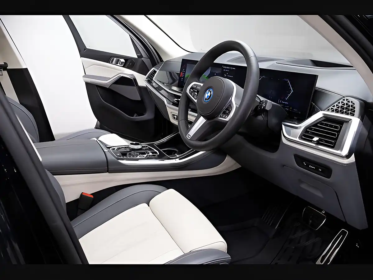 Used 2025 BMW X5 M Sport Black - Interior and Exterior details 17