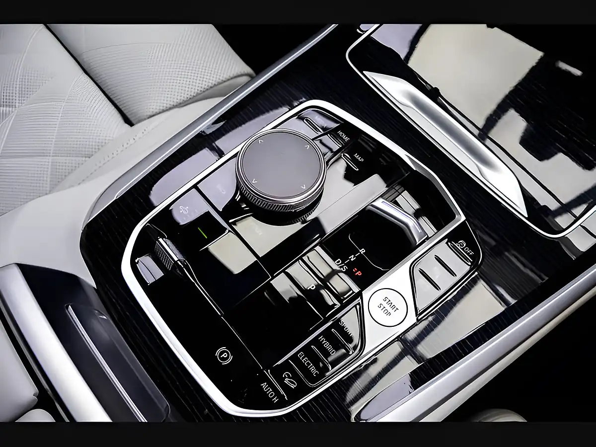 Used 2025 BMW X5 M Sport Blue - Interior and Exterior details 12
