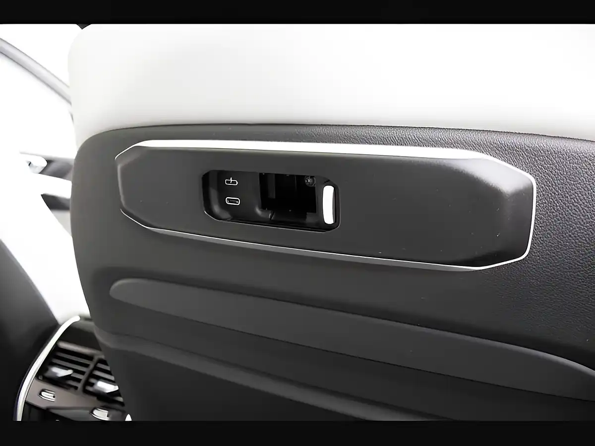 Used 2025 BMW X5 M Sport Blue - Interior and Exterior details 19