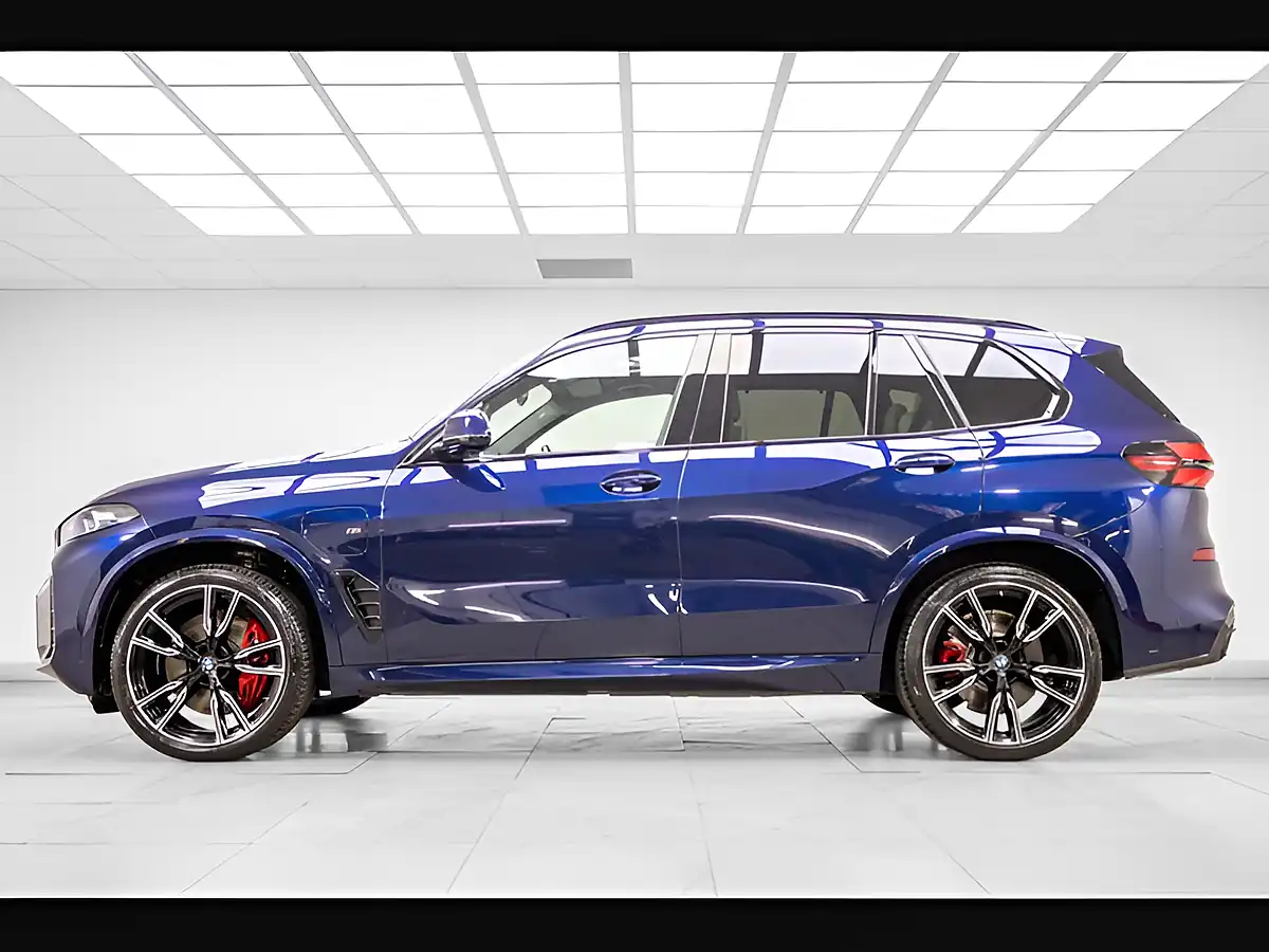Used 2025 BMW X5 M Sport Blue - Interior and Exterior details 2