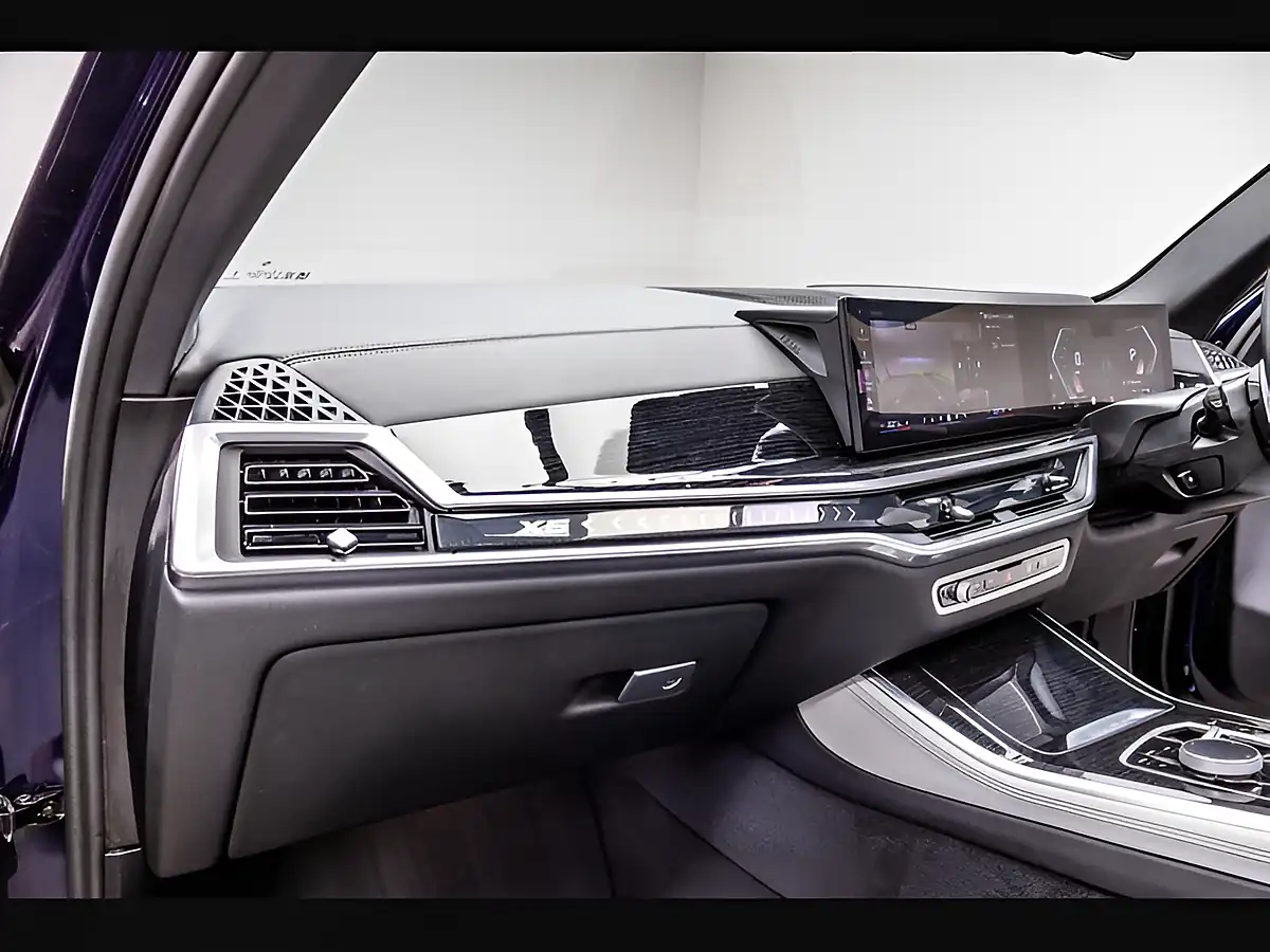 Used 2025 BMW X5 M Sport Blue - Interior and Exterior details 7