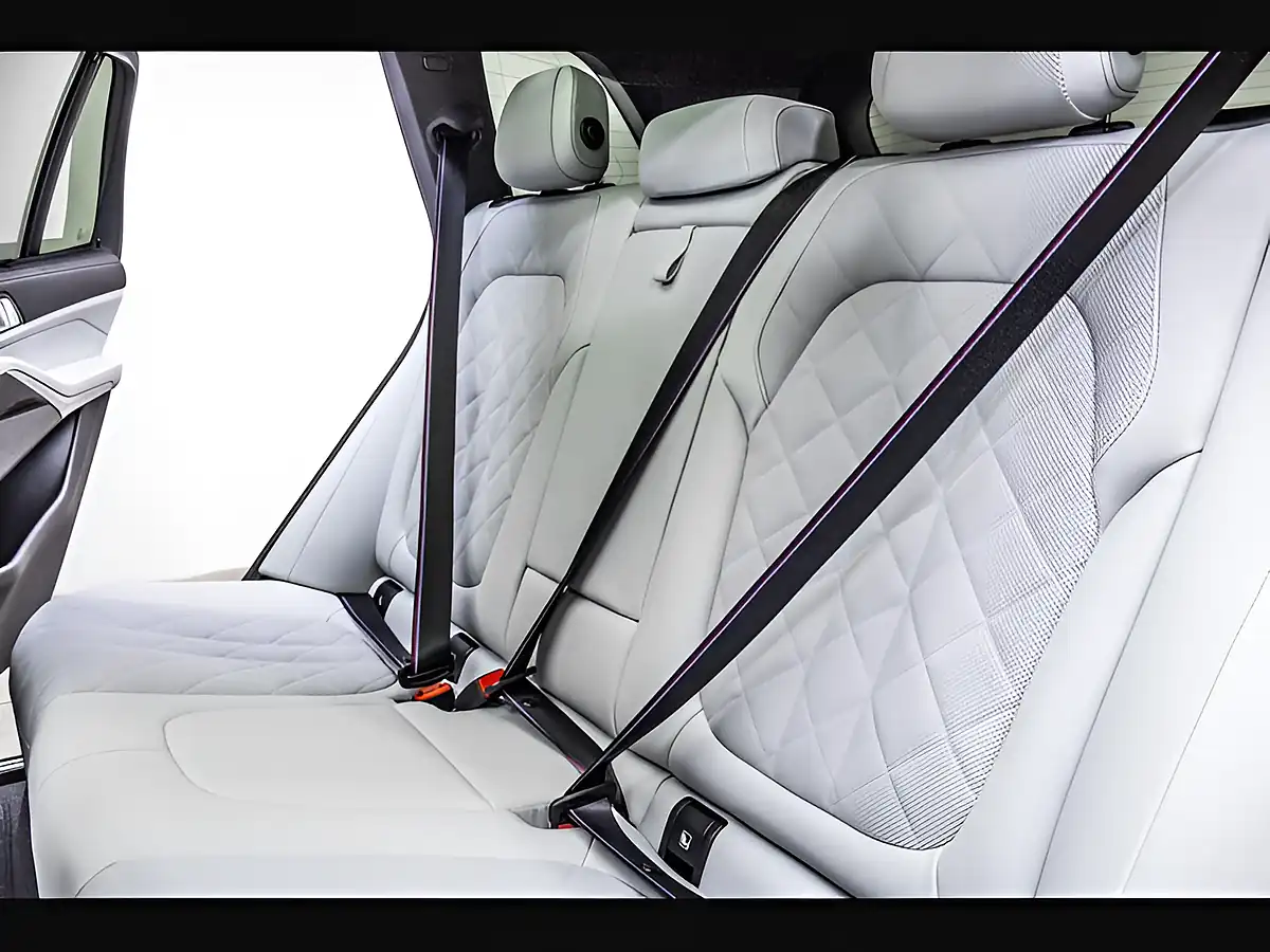Used 2025 BMW X5 M Sport Blue - Interior and Exterior details 9