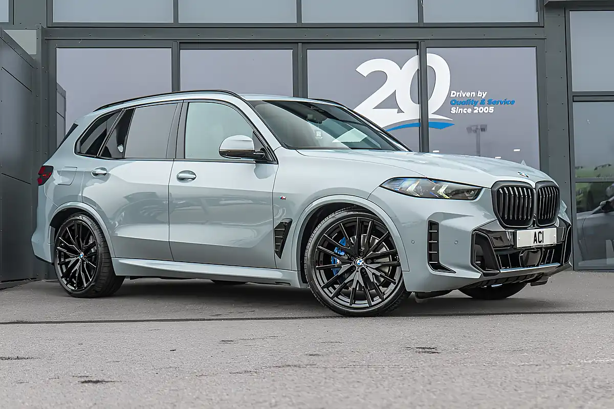 Used 2025 BMW X5 M Sport Brooklyn Grey - Front View