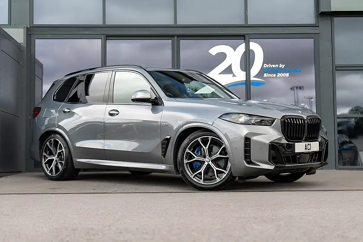 Used 2025 BMW X5 M Sport Skyscraper Grey Metallic - Front View