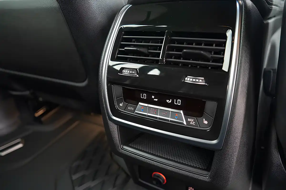 Used 2025 BMW X5 M Sport Skyscraper Grey Metallic - Interior and Exterior details 17