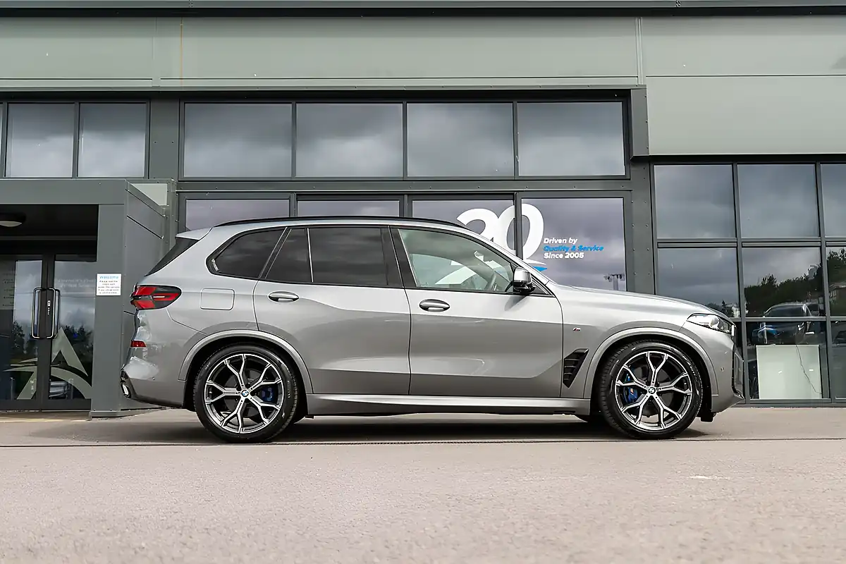 Used 2025 BMW X5 M Sport Skyscraper Grey Metallic - Interior and Exterior details 4