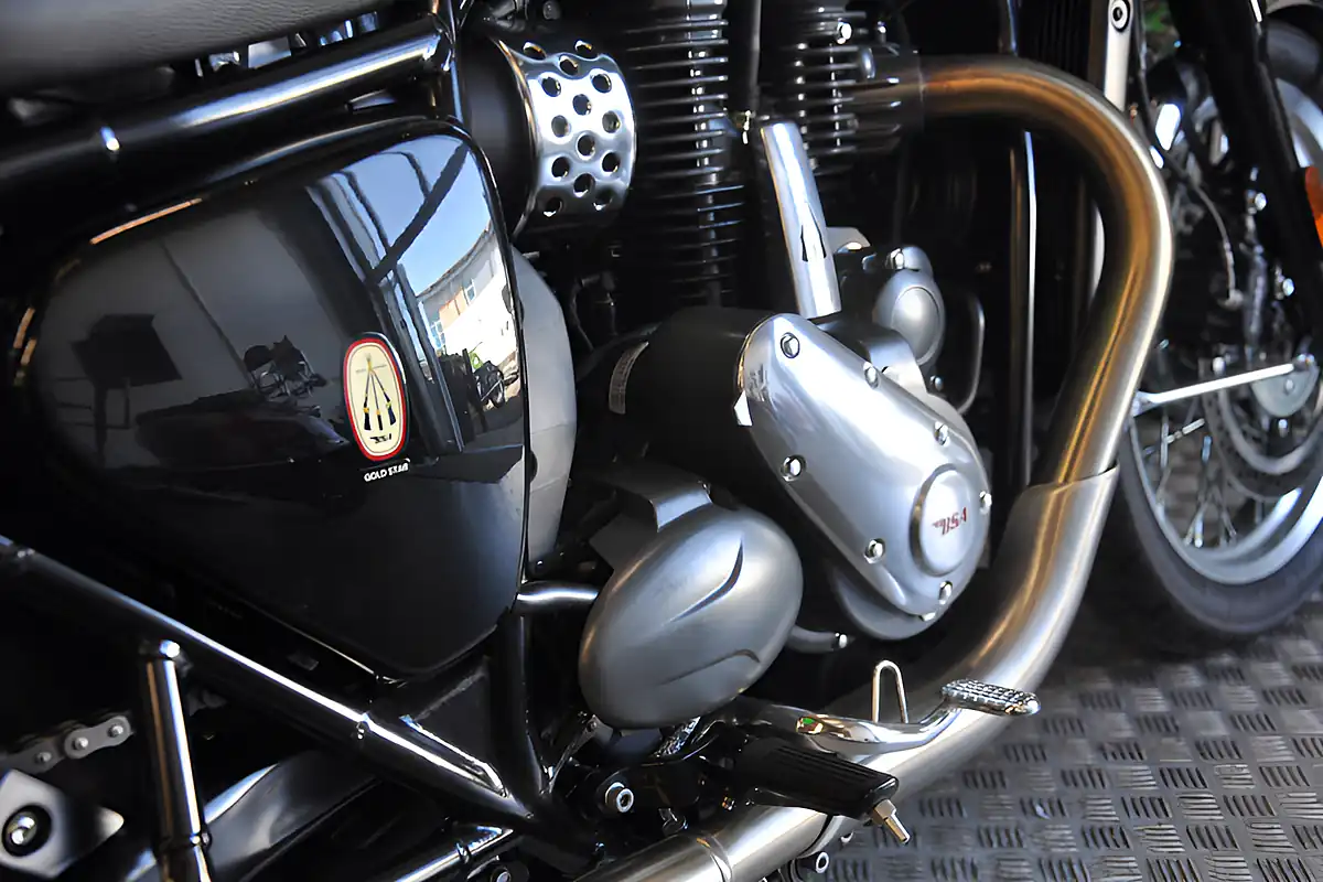Used 2025 Bsa Gold Star 650 Ex Demo Bsa Silver Sheen - Interior and Exterior details 13