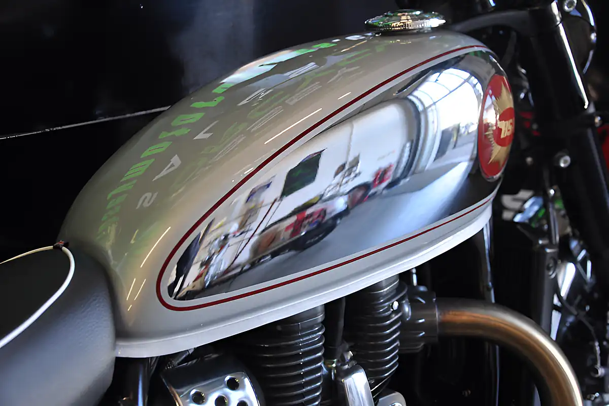 Used 2025 Bsa Gold Star 650 Ex Demo Bsa Silver Sheen - Interior and Exterior details 15