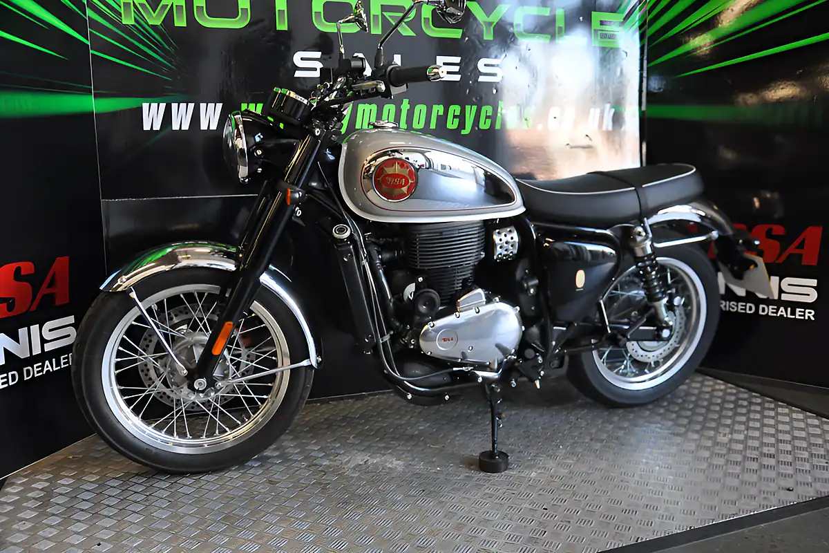 Used 2025 Bsa Gold Star 650 Ex Demo Bsa Silver Sheen - Interior and Exterior details 17