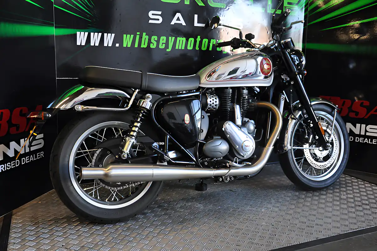 Used 2025 Bsa Gold Star 650 Ex Demo Bsa Silver Sheen - Interior and Exterior details 3