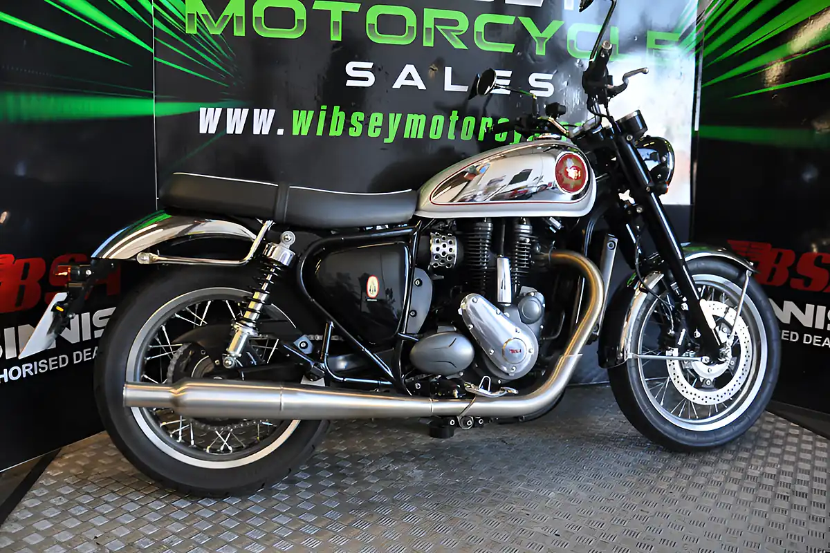 Used 2025 Bsa Gold Star 650 Ex Demo Bsa Silver Sheen - Interior and Exterior details 4
