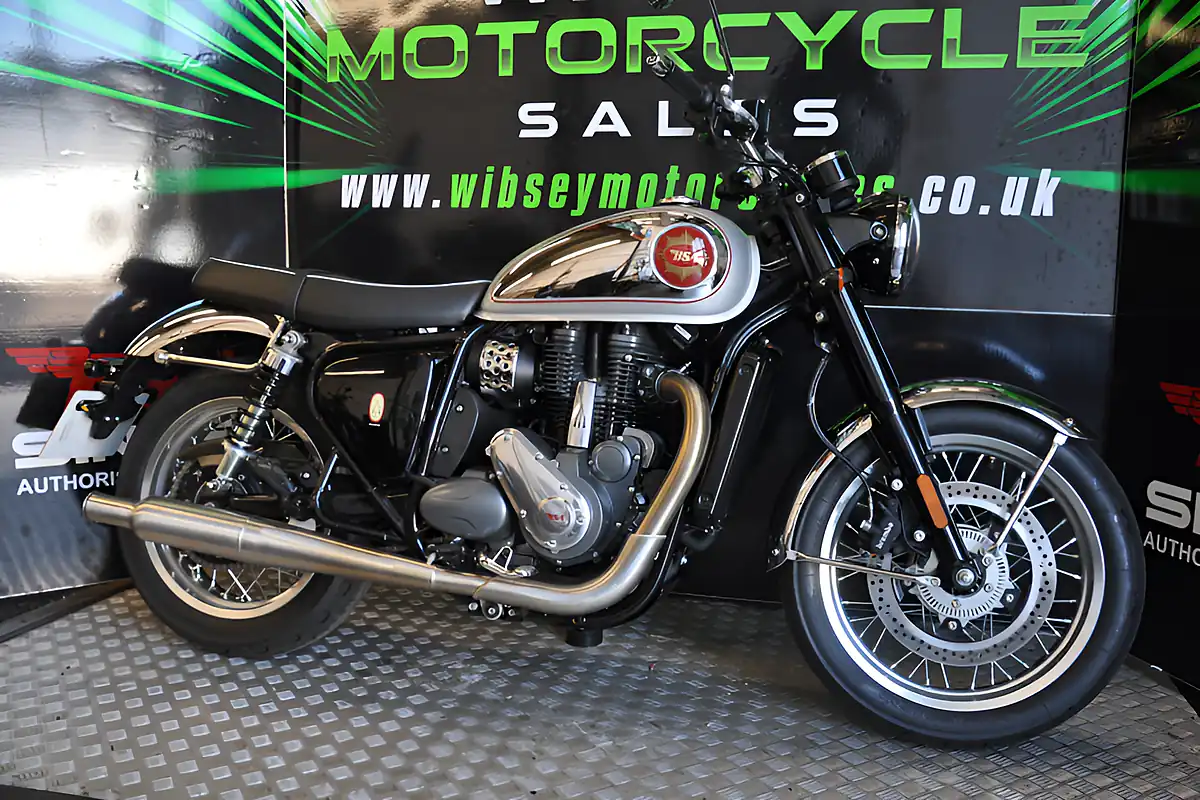Used 2025 Bsa Gold Star 650 Ex Demo Bsa Silver Sheen - Interior and Exterior details 5