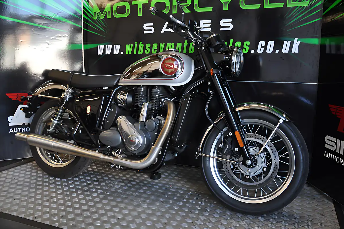 Used 2025 Bsa Gold Star 650 Ex Demo Bsa Silver Sheen - Interior and Exterior details 6