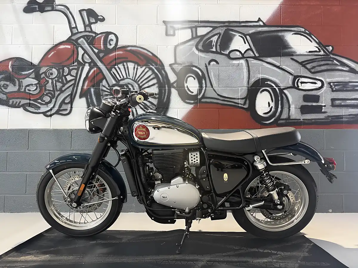 Used 2025 Bsa Gold Star Highland Green Green - Interior and Exterior details 14