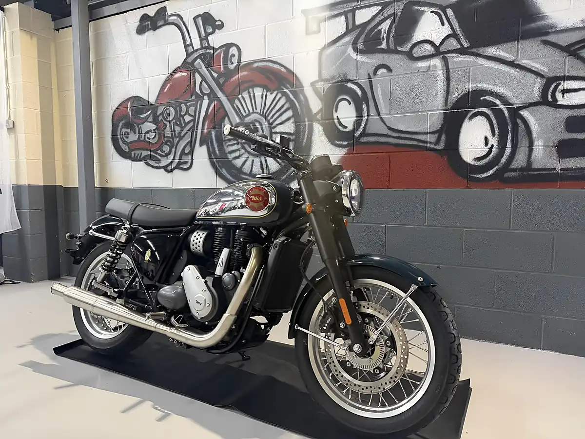 Used 2025 Bsa Gold Star Highland Green Green - Interior and Exterior details 3