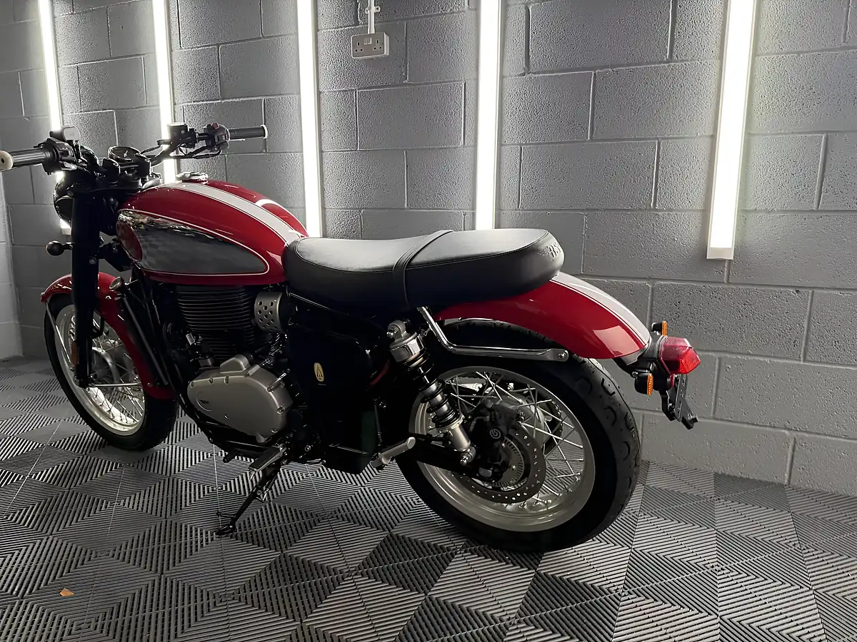 Used 2025 Bsa Gold Star Insignia Red Red - Interior and Exterior details 16