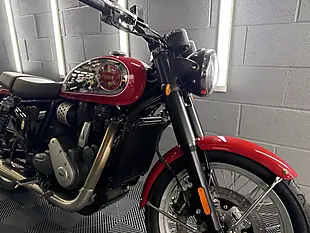 Used 2025 Bsa Gold Star Insignia Red Red - Interior and Exterior details 3