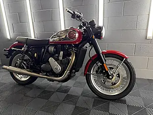 Used 2025 Bsa Gold Star Insignia Red Red - Interior and Exterior details 7