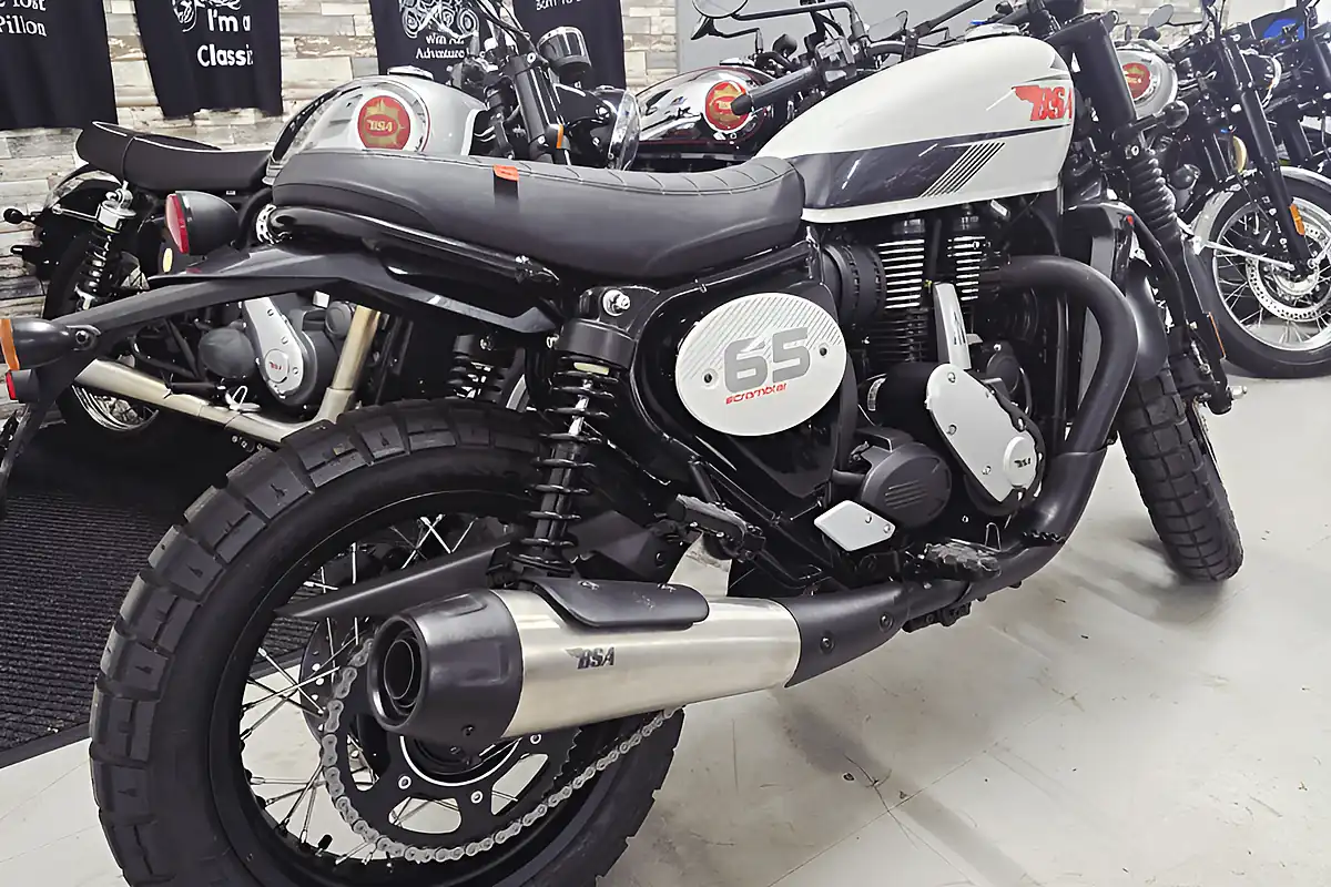 Used 2025 Bsa Scrambler 650 Classic Yellow - Interior and Exterior details 3