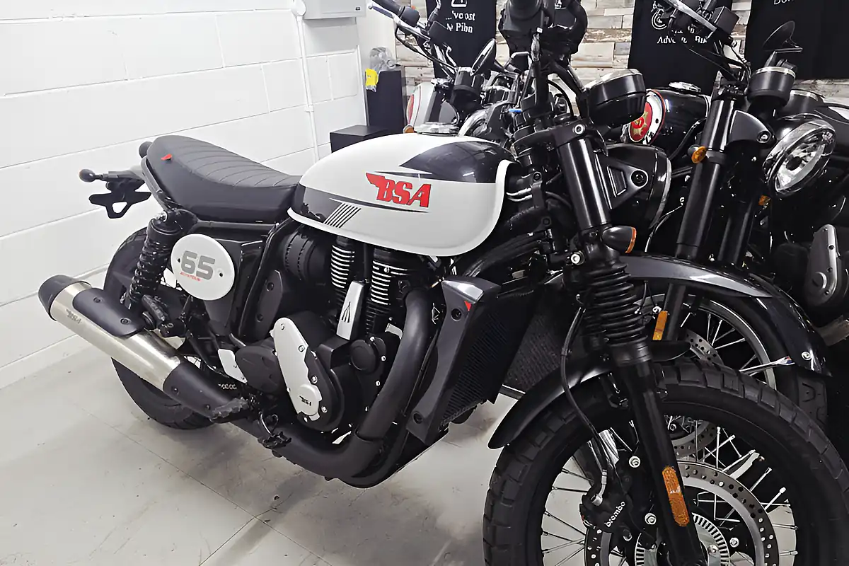 Used 2025 Bsa Scrambler 650 Classic Yellow - Interior and Exterior details 6