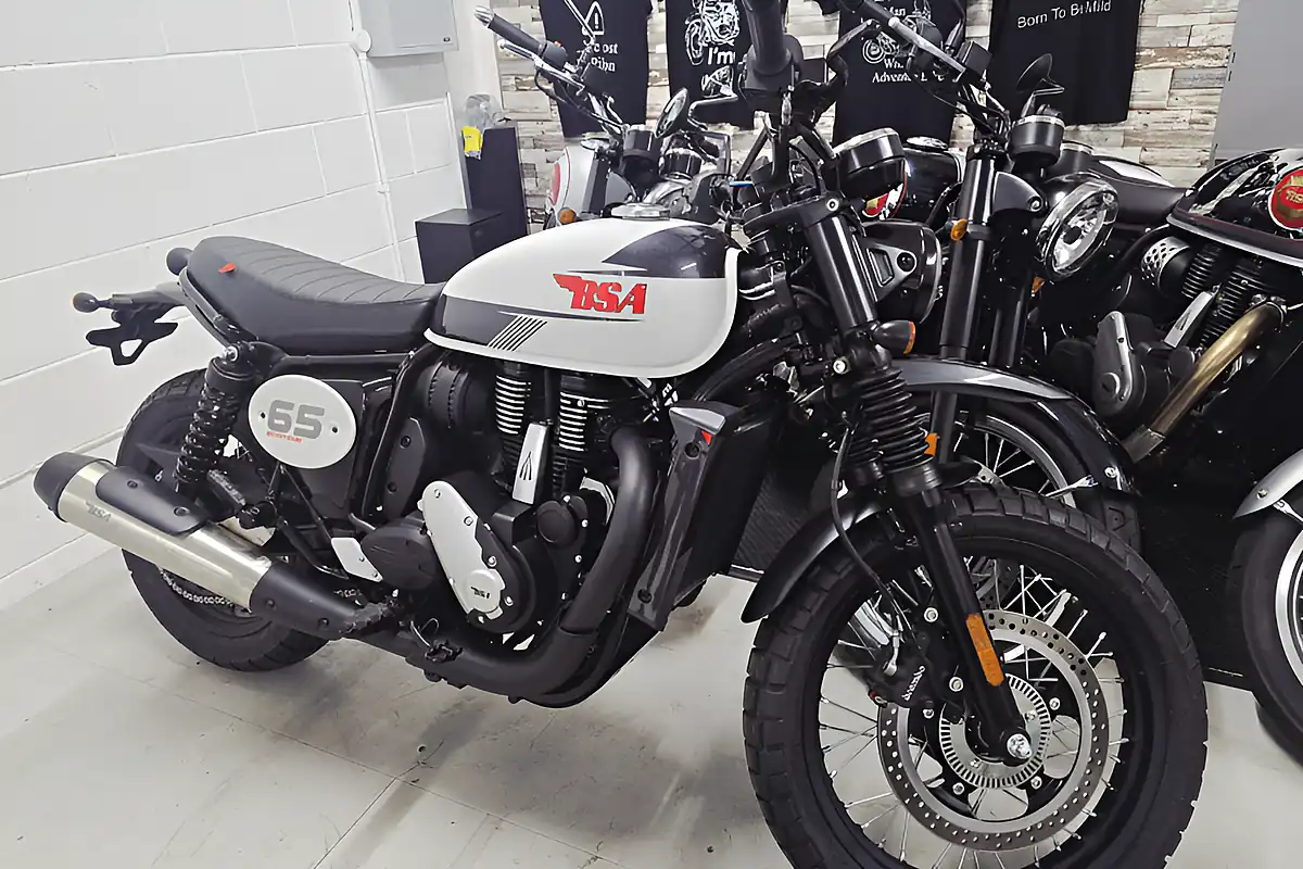 Used 2025 Bsa Scrambler 650 Classic Yellow - Interior and Exterior details 8