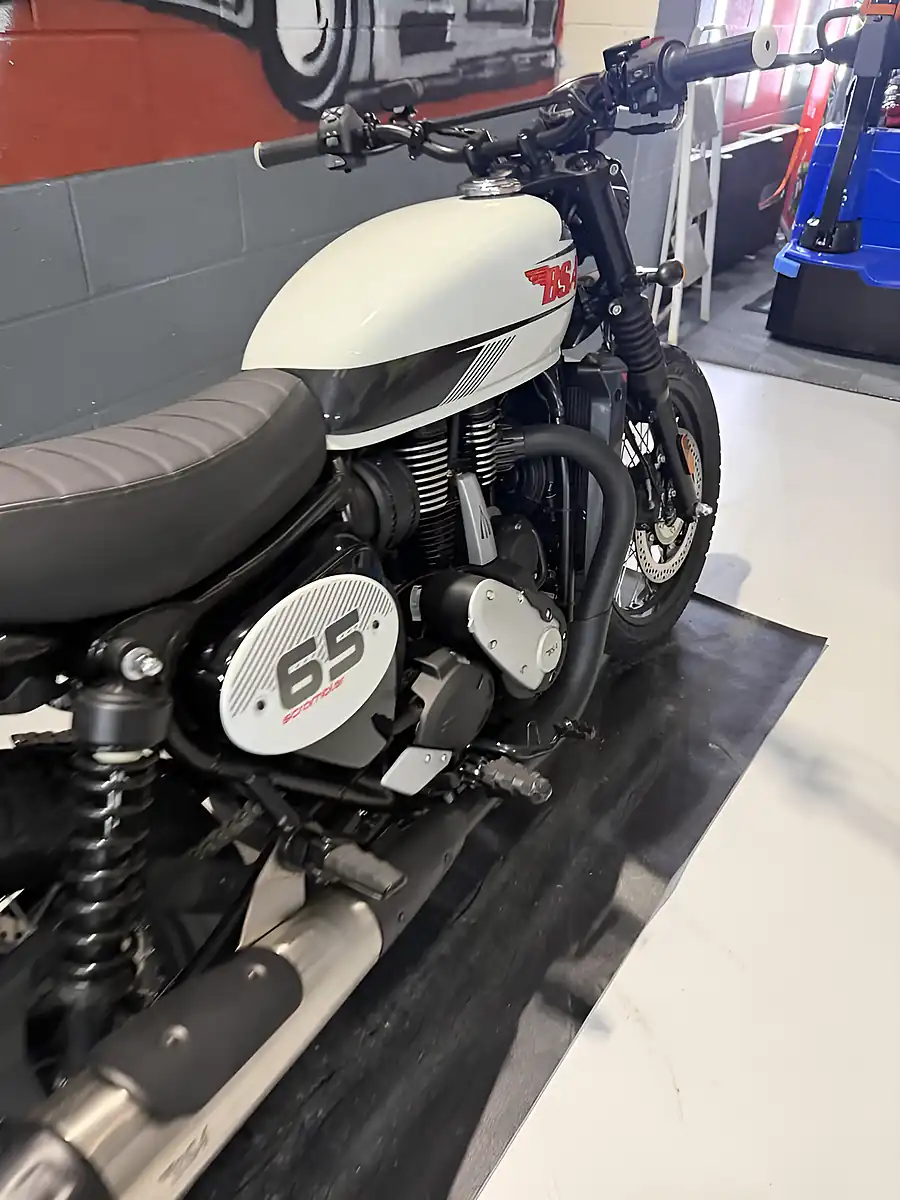 Used 2025 Bsa Scrambler Grey - Interior and Exterior details 11