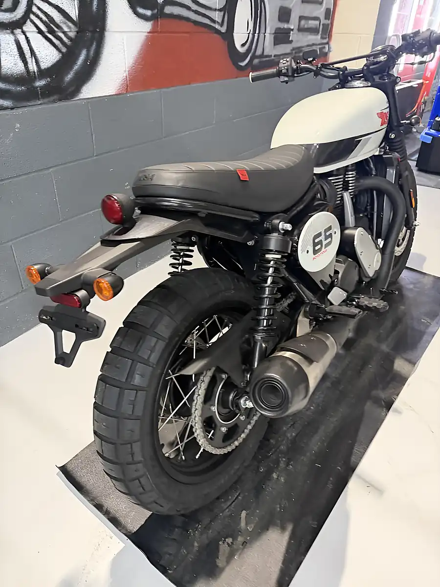 Used 2025 Bsa Scrambler Grey - Interior and Exterior details 12