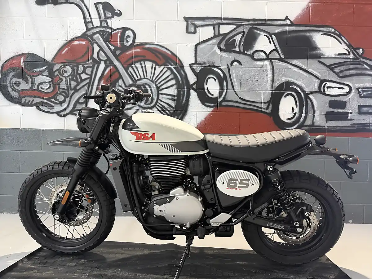 Used 2025 Bsa Scrambler Grey - Interior and Exterior details 13