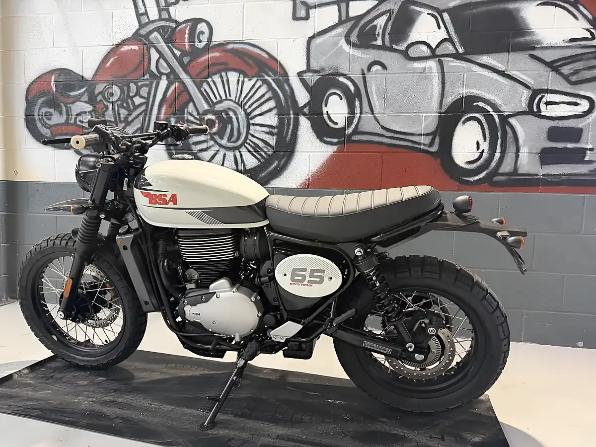 Used 2025 Bsa Scrambler Grey - Interior and Exterior details 14