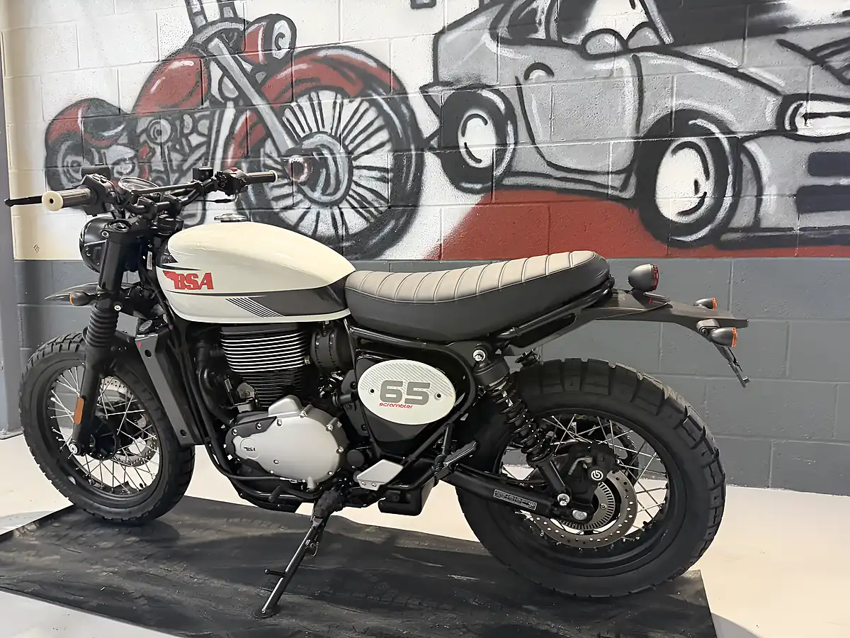 Used 2025 Bsa Scrambler Grey - Interior and Exterior details 15