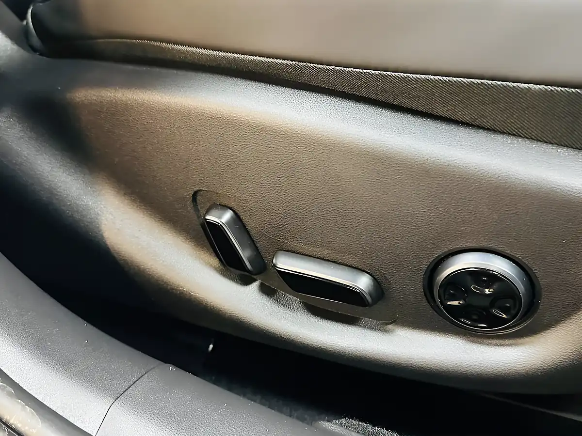Used 2025 BYD Seal Design White - Interior and Exterior details 20