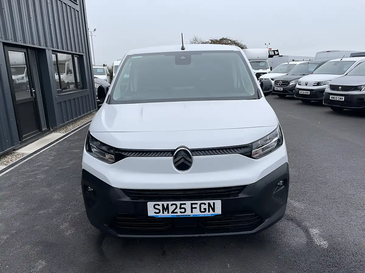 Used 2025 Citroen Berlingo Driver White - Interior and Exterior details 3