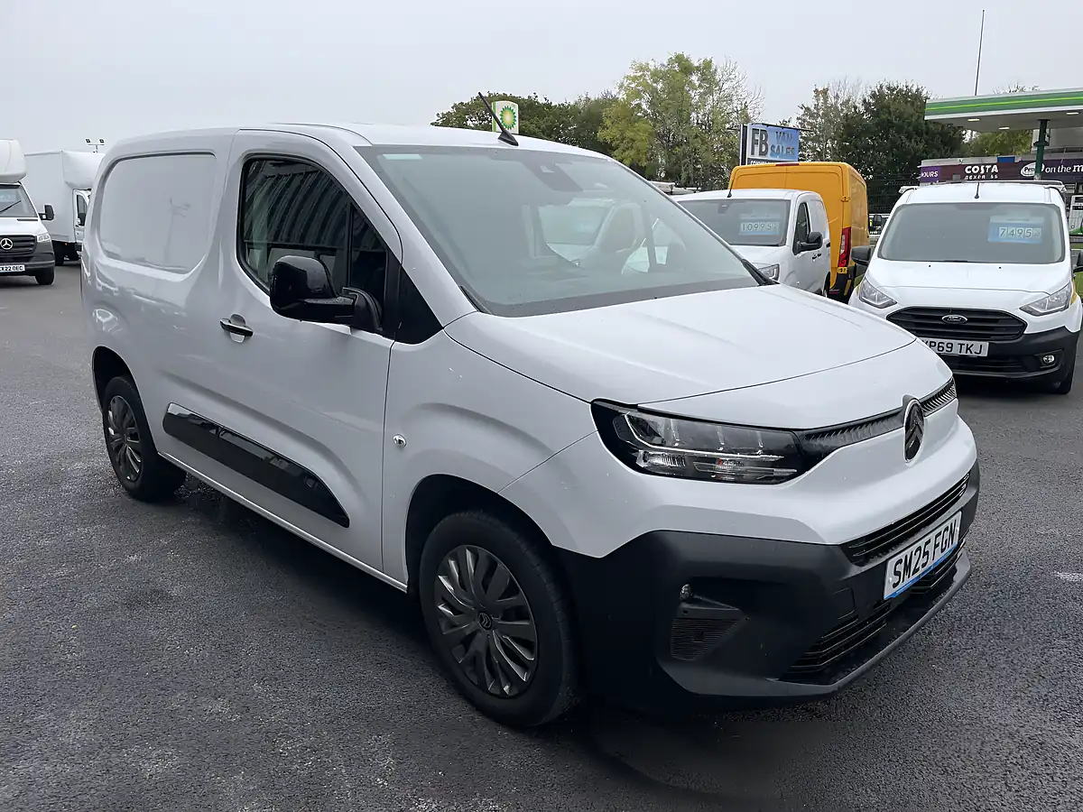 Used 2025 Citroen Berlingo Driver White - Interior and Exterior details 4